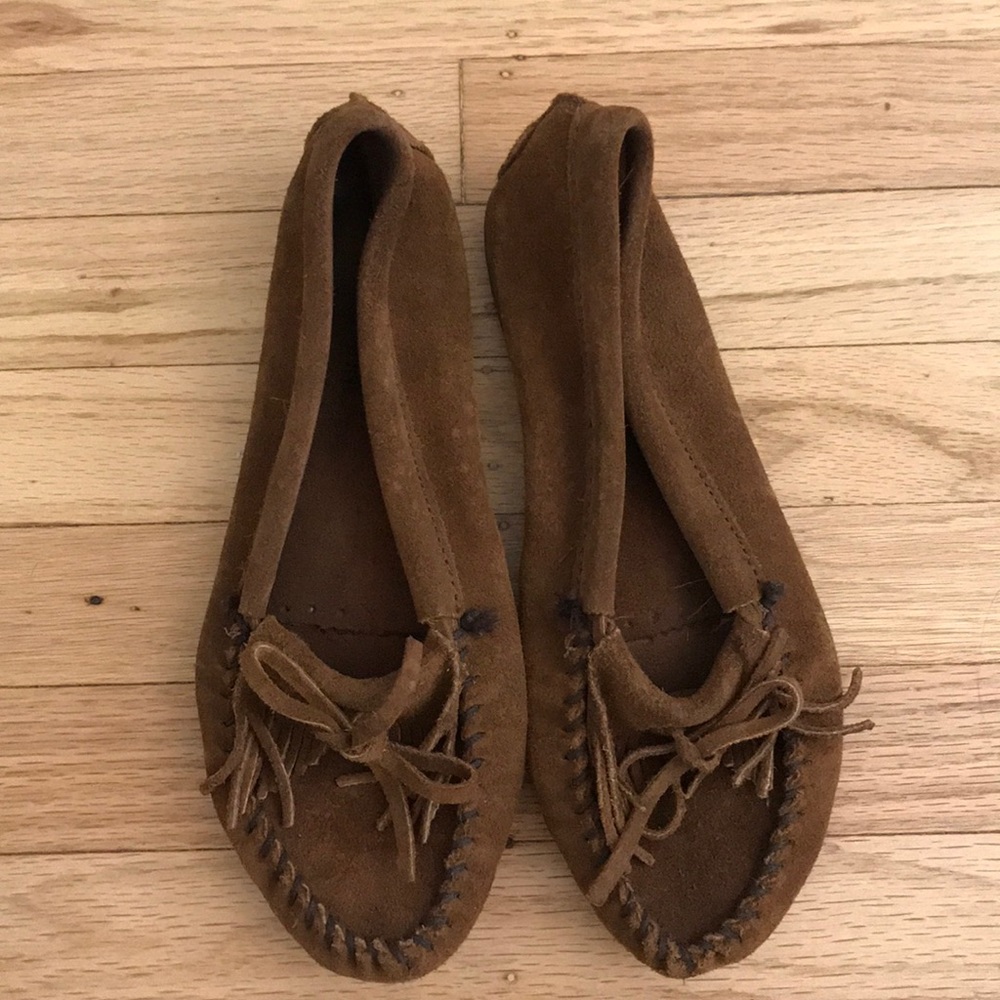 Moccasins brand name Minnetonka